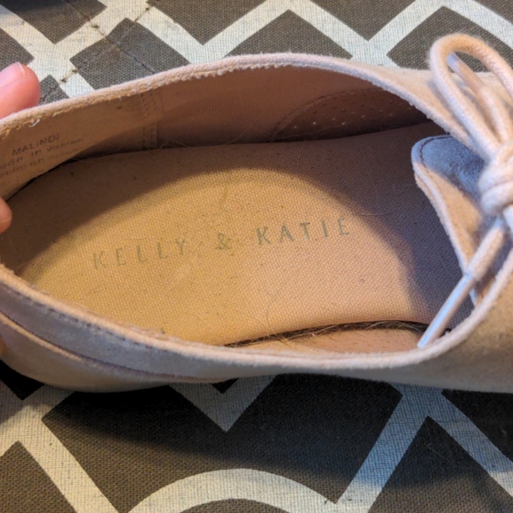 Kelly & Katie Pink Faux Suede Shoes! - Picture 2 of 8